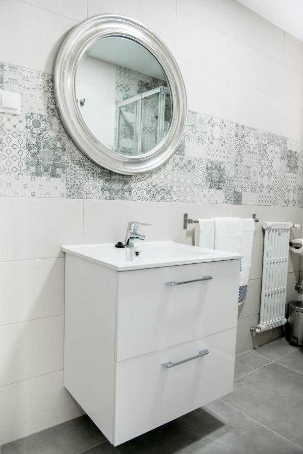 Emperatriz Deluxe Apartment Гранада Екстериор снимка